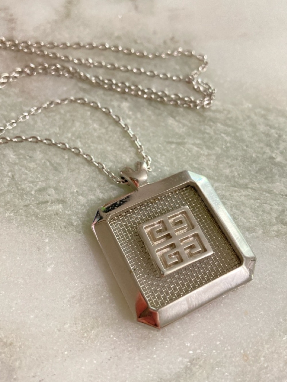 🩶 RARE Givenchy Vintage Pendant + Necklace